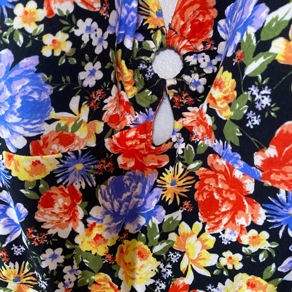 Floral Halter Jumpsuit - Picture 5 of 5